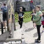 16.07.2022. Zamek w Chęcinach. Pokazy rycerzy Zakonu Krzyżackiego / Fot. Wiktor Taszłow - Radio Kielce