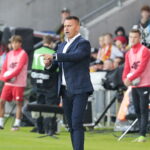 16.07.2022. Kielce. PKO BP Ekstraklasa - 1. kolejka. Mecz: Korona Kielce - Legia Warszawa. Na zdjęciu: Leszek Ojrzyński - trener Korony Kielce / Fot. Wiktor Taszłow - Radio Kielce