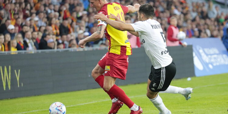 16.07.2022. Kielce. PKO BP Ekstraklasa - 1. kolejka. Mecz: Korona Kielce - Legia Warszawa. Na zdjęciu (z lewej): Jacek Kiełb / Fot. Wiktor Taszłow - Radio Kielce