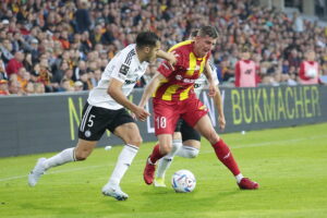 16.07.2022. Kielce. PKO BP Ekstraklasa - 1. kolejka. Mecz: Korona Kielce - Legia Warszawa. Na zdjęciu (z prawej): Jacek Kiełb / Fot. Wiktor Taszłow - Radio Kielce