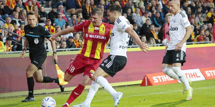 16.07.2022. Kielce. PKO BP Ekstraklasa - 1. kolejka. Mecz: Korona Kielce - Legia Warszawa. Na zdjęciu (z lewej): Jacek Kiełb / Fot. Wiktor Taszłow - Radio Kielce