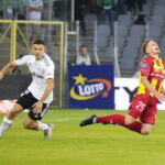 16.07.2022. Kielce. PKO BP Ekstraklasa - 1. kolejka. Mecz: Korona Kielce - Legia Warszawa. Na zdjęciu (z prawej): Grzegorz Szymusik / Fot. Wiktor Taszłow - Radio Kielce