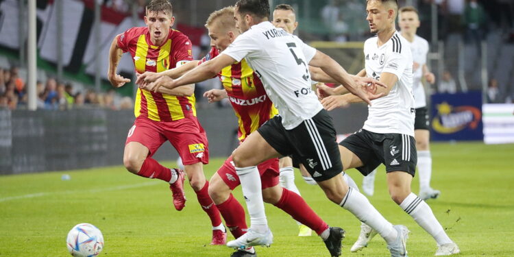 16.07.2022. Kielce. PKO BP Ekstraklasa - 1. kolejka. Mecz: Korona Kielce - Legia Warszawa. Na zdjęciu (z lewej): Jacek Kiełb / Fot. Wiktor Taszłow - Radio Kielce