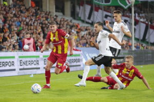 16.07.2022. Kielce. PKO BP Ekstraklasa - 1. kolejka. Mecz: Korona Kielce - Legia Warszawa. Na zdjęciu (z lewej): Jacek Kiełb / Fot. Wiktor Taszłow - Radio Kielce