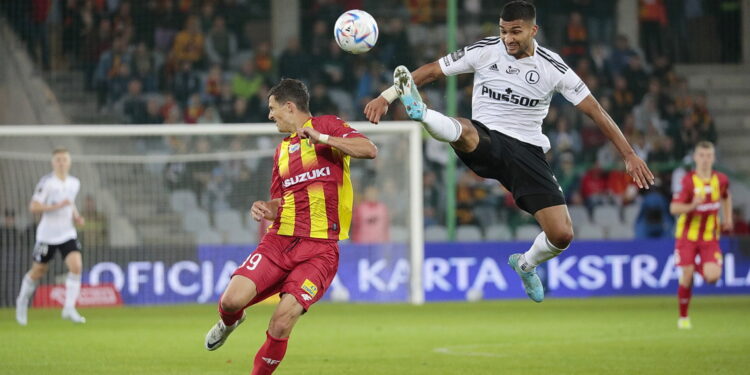 16.07.2022. Kielce. PKO BP Ekstraklasa - 1. kolejka. Mecz: Korona Kielce - Legia Warszawa. Na zdjęciu (z lewej): Jewgienij Szykawka / Fot. Wiktor Taszłow - Radio Kielce