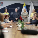 18.07.2022. Kielce. Konferencja w sprawie projektu "Świętokrzyskie dla Ukrainy". Na zdjęciu (od lewej): Elżbieta Korus - dyrektor Regionalnego Ośrodka Polityki Społecznej, Andrzej Bętkowski - marszałek województwa Świętokrzyskiego, Renata Janik - wicemarszałek województwa świętokrzyskiego, Katarzyna Kubicka - dyrektor departamentu wdrażania EFS / Fot. Wiktor Taszłow - Radio Kielce