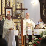 20.07.2022. Chęciny. Święto Policji. Na zdjęciu (w środku): Jan Piotrowski - biskup kielecki / Fot. Wiktor Taszłow - Radio Kielce
