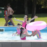 22.07.2022. Kielce. Basen przy ulicy Szczecińskiej / Fot. Wiktor Taszłow - Radio Kielce