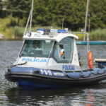 Superszybka łódź patroluje zalew w Cedzynie - Radio Kielce 22.07.2022. Cedzyna. Patrol policji wodnej / Fot. Wiktor Taszłow - Radio Kielce
