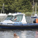 Superszybka łódź patroluje zalew w Cedzynie - Radio Kielce 22.07.2022. Cedzyna. Patrol policji wodnej / Fot. Wiktor Taszłow - Radio Kielce