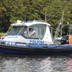 Superszybka łódź patroluje zalew w Cedzynie - Radio Kielce 22.07.2022. Cedzyna. Patrol policji wodnej / Fot. Wiktor Taszłow - Radio Kielce