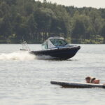 Superszybka łódź patroluje zalew w Cedzynie - Radio Kielce 22.07.2022. Cedzyna. Patrol policji wodnej / Fot. Wiktor Taszłow - Radio Kielce