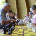 Adrian Ciepliński najlepszy w blitzu - Radio Kielce 28.07.2022. Kielce. Park Miejski. Wakacyjna Szkoła Szachowa Radia Kielce / Fot. Wiktor Taszłow - Radio Kielce