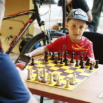 Adrian Ciepliński najlepszy w blitzu - Radio Kielce 28.07.2022. Kielce. Park Miejski. Wakacyjna Szkoła Szachowa Radia Kielce / Fot. Wiktor Taszłow - Radio Kielce