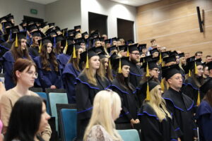 28.07.2022. Kielce. Pożegnanie absolwentów Collegium Medicum / Fot. Wiktor Taszłow - Radio Kielce