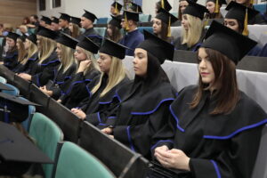 28.07.2022. Kielce. Pożegnanie absolwentów Collegium Medicum / Fot. Wiktor Taszłow - Radio Kielce