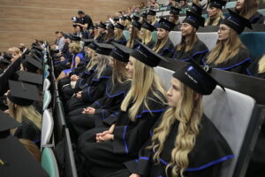 Kielce. Pożegnanie absolwentów Collegium Medicum / Fot. Wiktor Taszłow - Radio Kielce