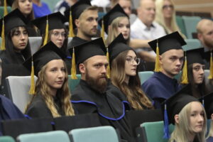 28.07.2022. Kielce. Pożegnanie absolwentów Collegium Medicum / Fot. Wiktor Taszłow - Radio Kielce