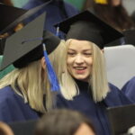 28.07.2022. Kielce. Pożegnanie absolwentów Collegium Medicum / Fot. Wiktor Taszłow - Radio Kielce