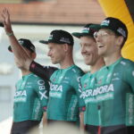 209.07.2022. Kielce. Rynek. Prezentacja kolarzy startujących w 79. Tour de Pologne / Fot. Wiktor Taszłow - Radio Kielce