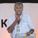 209.07.2022. Kielce. Rynek. Prezentacja kolarzy startujących w 79. Tour de Pologne. Na zdjęciu: Czesław Lang - organizator Tour de Pologne. Na zdjęciu: Włodzimierz Rezner / Fot. Wiktor Taszłow - Radio Kielce