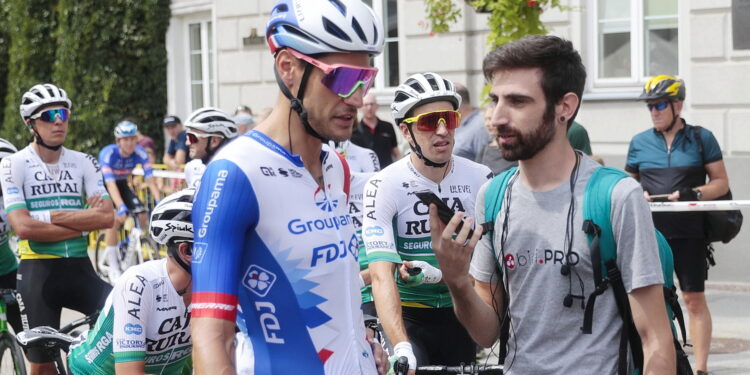 30.07.2022. Kielce. Rynek. Start wyścigu Toru de Pologne / Fot. Wiktor Taszłow - Radio Kielce