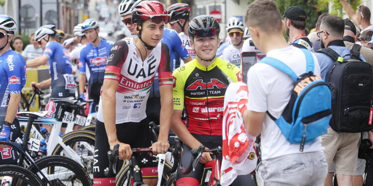 30.07.2022. Kielce. Rynek. Start wyścigu Toru de Pologne / Fot. Wiktor Taszłow - Radio Kielce