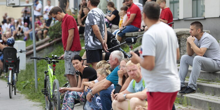 30.07.2022. Kielce. Rynek. Start wyścigu Toru de Pologne / Fot. Wiktor Taszłow - Radio Kielce