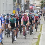 30.07.2022. Kielce. Rynek. Start wyścigu Toru de Pologne / Fot. Wiktor Taszłow - Radio Kielce