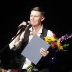 03.07.2022 Kielce. Teatr im. Stefana Żeromskiego. Gala plebiscytu "O Dziką Różę". Na zdjęciu Dawid Żłobiński / fot. Jarosław Kubalski - Radio Kielce