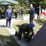 04.07.2022 Kielce. Uroczystości upamiętniające 79.rocznicę tragicznej śmierci gen. Władysława Sikorskiego. Na zdjęciu (po lewej): Piotr Wawrzyk - wiceminister spraw zagranicznych / Fot. Jarosław Kubalski - Radio Kielce