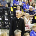 06.07.2022 Kielce. Hala Legionów. Zakończenie XII Ogólnopolskich Letnich Igrzysk Olimpiad Specjalnych. Na zdjęciu biskup Marian Florczyk / Fot. Jarosław Kubalski - Radio Kielce