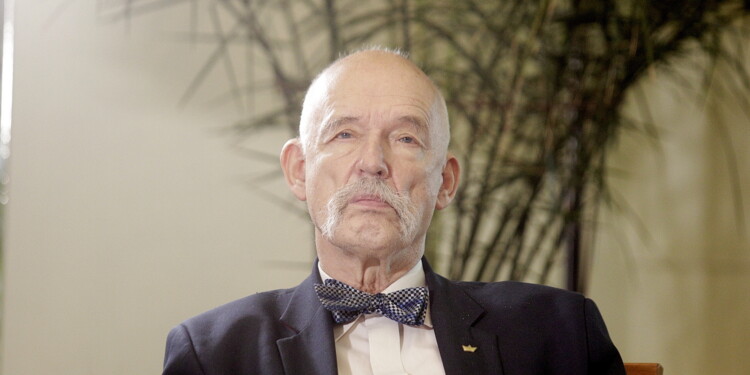 11.07.2022 Kielce. Spotkanie działaczy Konfederacji z sympatykami. Na zdjęciu poseł Janusz Korwin Mikke / Fot. Jarosław Kubalski - Radio Kielce