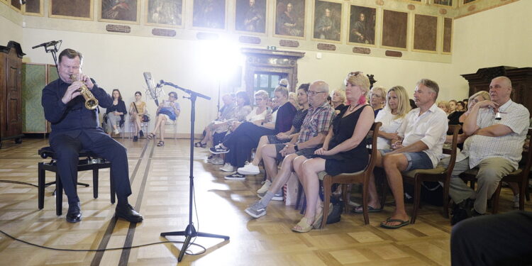 23.07.2022 Kielce. Pałac Biskupów Krakowskich. Koncert z cyklu "Chopinowskie inspiracje". Grają Alexandra Zvyrblyte i Petras Vysniauskas / Fot. Jarosław Kubalski - Radio Kielce