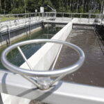 Osady z oczyszczalni ścieków będą przetwarzane w polepszacz gleby - Radio Kielce