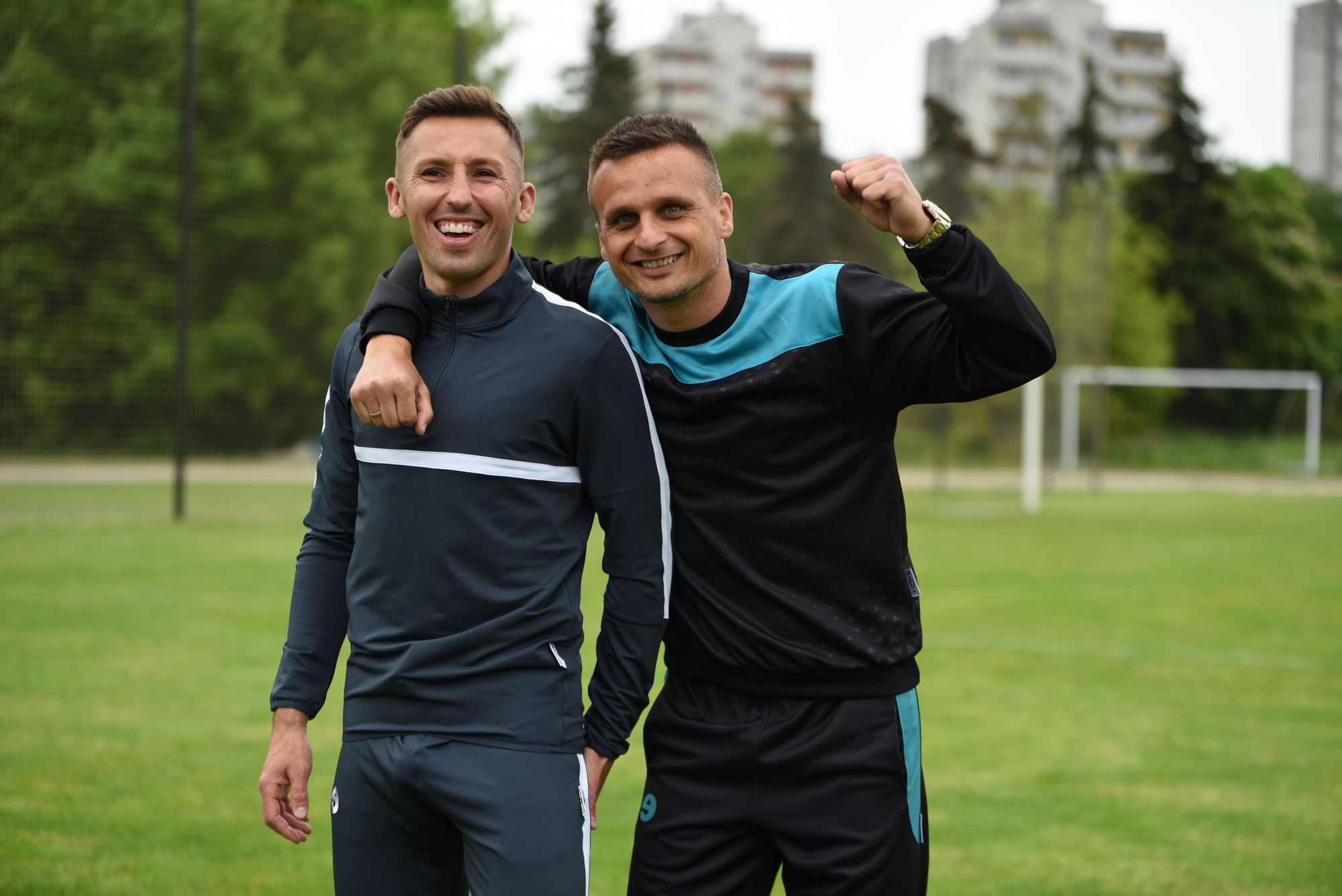 Na zdjęciu (od lewej): Radosław Majewski i Sławomir Peszko - byli reprezentanci Polski w piłce nożnej, obecnie Wieczysta Kraków / Fot. organizator