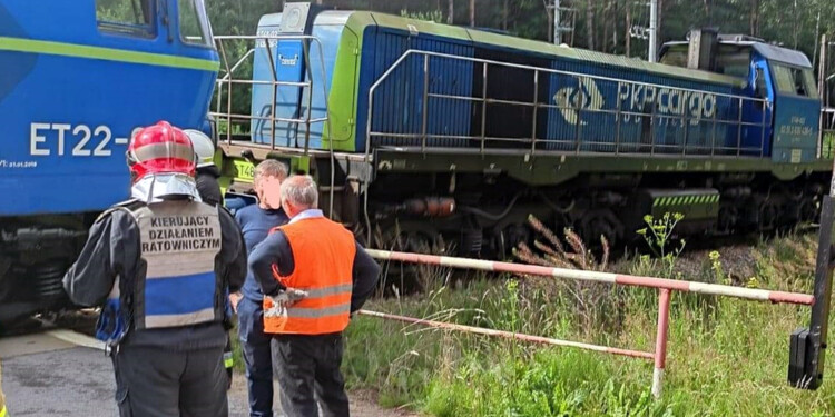 12.07.2022. Jęgrzna, pow. skarżyski. Pożar lokomotywy / Fot. KP PSP w Skarżysku-Kamiennej