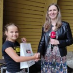 07.07.2022. Kielce. II Turniej Blitza Wakacyjnej Szkoły Szachowej Radia Kielce. Na zdjęciu (od lewej): Małgorzata Karyś i Anna Kot - sędzia główny turnieju / źródło: Radio Kielce