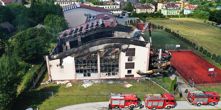 10.07.2022. Sędziszów. Budynek basenu po pożarze / Fot. Jarosław Kubalski - Radio Kielce