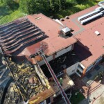 10.07.2022. Sędziszów. Budynek basenu po pożarze / Fot. Jarosław Kubalski - Radio Kielce