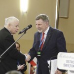 03.07.2022. Ostrowiec Świętokrzyski. Wizyta Jarosława Kaczyńskiego. Na zdjęciu (od lewej):: Jarosław Kaczyński - prezes PiS, poseł Andrzej Kryj / Fot. Jarosław Kubalski - Radio Kielce