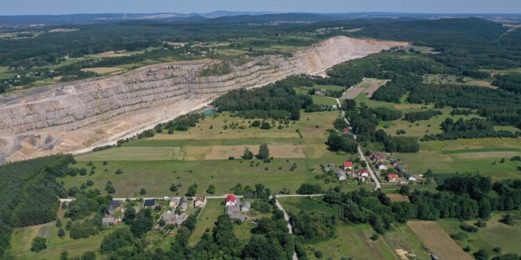 20.07.2022. Miedzianka. Widok na kopalnie Nordkalk / Fot. Jarosław Kubalski - Radio Kielce