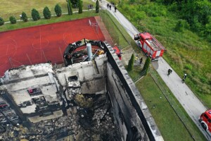 10.07.2022. Sędziszów. Budynek basenu po pożarze / Fot. Jarosław Kubalski - Radio Kielce