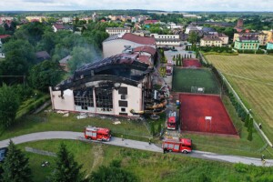 10.07.2022. Sędziszów. Budynek basenu po pożarze / Fot. Jarosław Kubalski - Radio Kielce