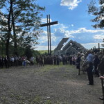 13.07.2022 Michniów. Leśna Droga Krzyżowa / Fot. Paulina Michta - Radio Kielce