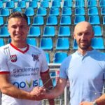 Na zdjęciu (od lewej): Adam Polit i Sławomir Gągorowski wiceprezes SKS Wisła Sandomierz / Fot. Wisła Sandomierz - Facebook