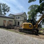 28.07.2022. Morawica. Przebudowa dawnej oficyny dworskiej / Fot. Wiktor Taszłow - Radio Kielce