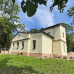 28.07.2022. Morawica. Przebudowa dawnej oficyny dworskiej / Fot. Wiktor Taszłow - Radio Kielce