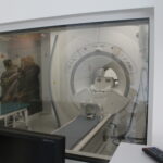 29.07.2022. Pińczów. Zakład Opieki Zdrowotnej. Otwarcie nowej pracowni rezonansu magnetycznego. / Fot. Marta Gajda-Kruk - Radio Kielce