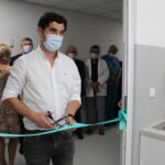 29.07.2022. Pińczów. Zakład Opieki Zdrowotnej. Otwarcie nowej pracowni rezonansu magnetycznego. Na zdjeciu:Mateusz Tutaj, przedstawiciel spółki Imares / Fot. Marta Gajda-Kruk - Radio Kielce